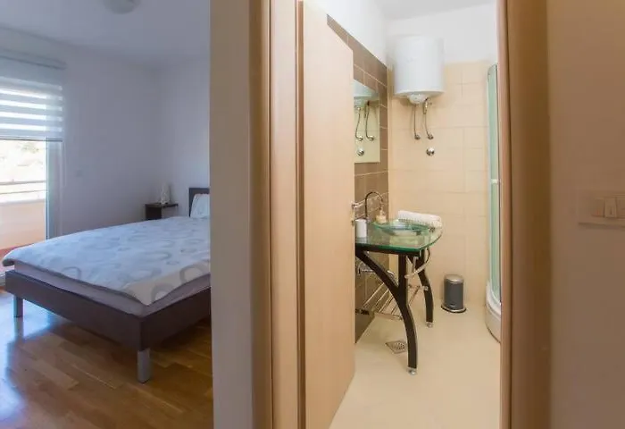 Apartment Amazing Apartment**** With Sea View In